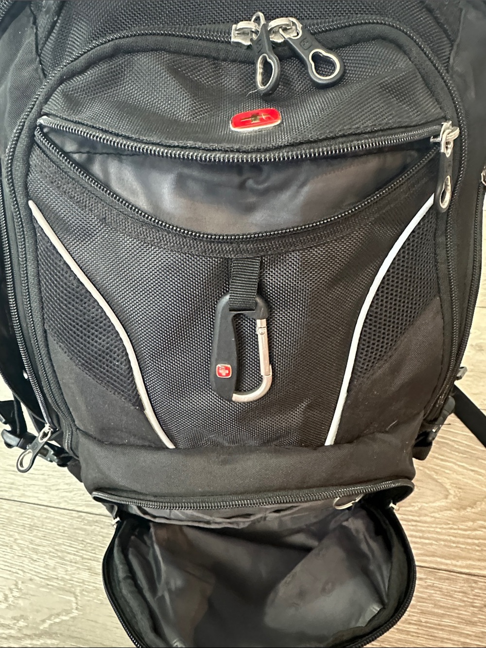SwissGear 1900 ScanSmary TSA Backpack - Picture 7 of 11